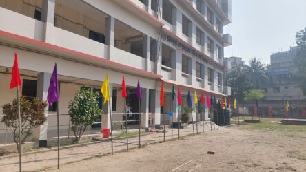 ঈদ ও গ্রীষ্মকালীন ছুটি শেষে আজ খুলেছে শিক্ষাপ্রতিষ্ঠান