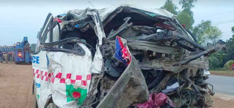 অ্যাম্বুলেন্স-ভ্যানের মুখোমুখি সংঘর্ষে যশোরে নিহত ৩, আহত ১