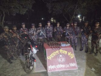 ভূরুঙ্গামারীতে ভারত হতে পাচার হওয়া অস্ত্র ও বিপুল পরিমাণ গোলাবারুদ আটক