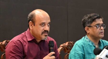 ভুল সংবাদে ব্যবস্থা নেওয়া হবে: আজাদ মজুমদার