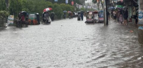 মৌসুমের রেকর্ড বৃষ্টিতে জলাবদ্ধ ফেনী, মুহুরী নদীতে ভাঙনে দোকান বিলীন