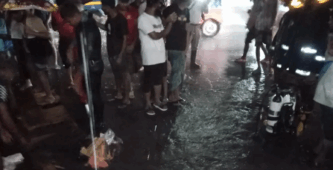 টঙ্গীতে ঢাকনাহীন ম্যানহোলে পড়ে নারী নিখোঁজ