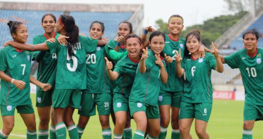 Xojayin bilan xizmatkor Transseksual bilan jinsiy aloqada bolgan yigit