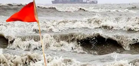 উপকূলে ঝড়ো হাওয়ার আশঙ্কা, সব সমুদ্রবন্দরে ৩ নম্বর সতর্ক সংকেত