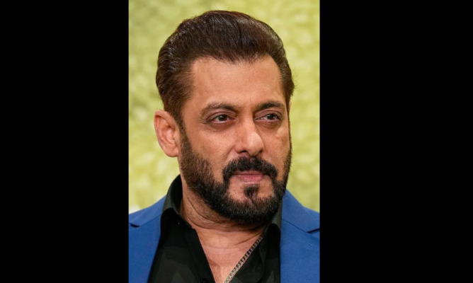 ৫০ পরিবারের হাতে নতুন ঘরের চাবি তুলে দিলেন সালমান খান