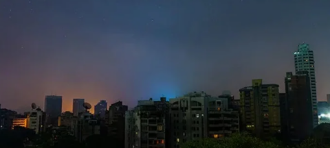 ঢাকায়ও বাড়ছে লোডশেডিং, মধ্যরাতে বিদ্যুৎহীন নগরবাসী