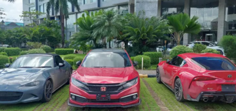 কাগজপত্র নেই, বাবার উপহার বলা তিন বিলাসবহুল গাড়ি জব্দ