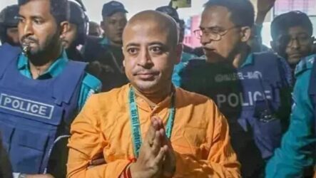 ভাঙচুরের দুই মামলায় চিন্ময় কৃষ্ণ দাসের জামিন