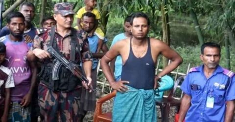 বাংলাদেশিকে বিএসএফ নিয়ে যাওয়ায় ভারতীয় নাগরিককে আটক করলেন গ্রামবাসী