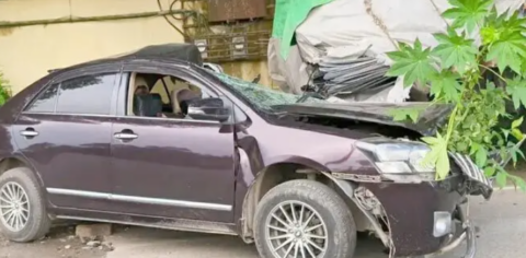 দাঁড়িয়ে থাকা ট্রাকে প্রাইভেটকারের ধাক্কা, প্রাণ গেল বিচারকের