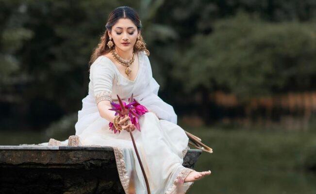 বিয়ে নিয়ে গুজব, আইনি পদক্ষেপের হুঁশিয়ারি পূজা চেরির