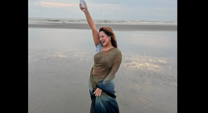 সমুদ্রপাড়ে দীঘির নতুন লুক, কক্সবাজারে কী করছেন?