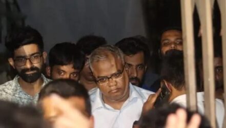 ৩০ ঘণ্টা পর পুলিশ পাহারায় ক্যাম্পাস ছাড়লেন চুয়েট উপাচার্য